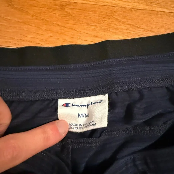 Champion Men’s Medium Blue Shorts Lightly Used - Picture 4 of 5